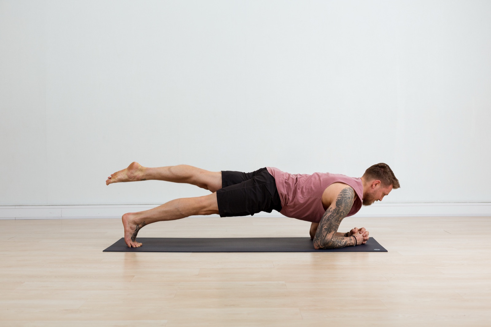 Tre øvelser som faktisk hjelper når bekkenet gjør vondt