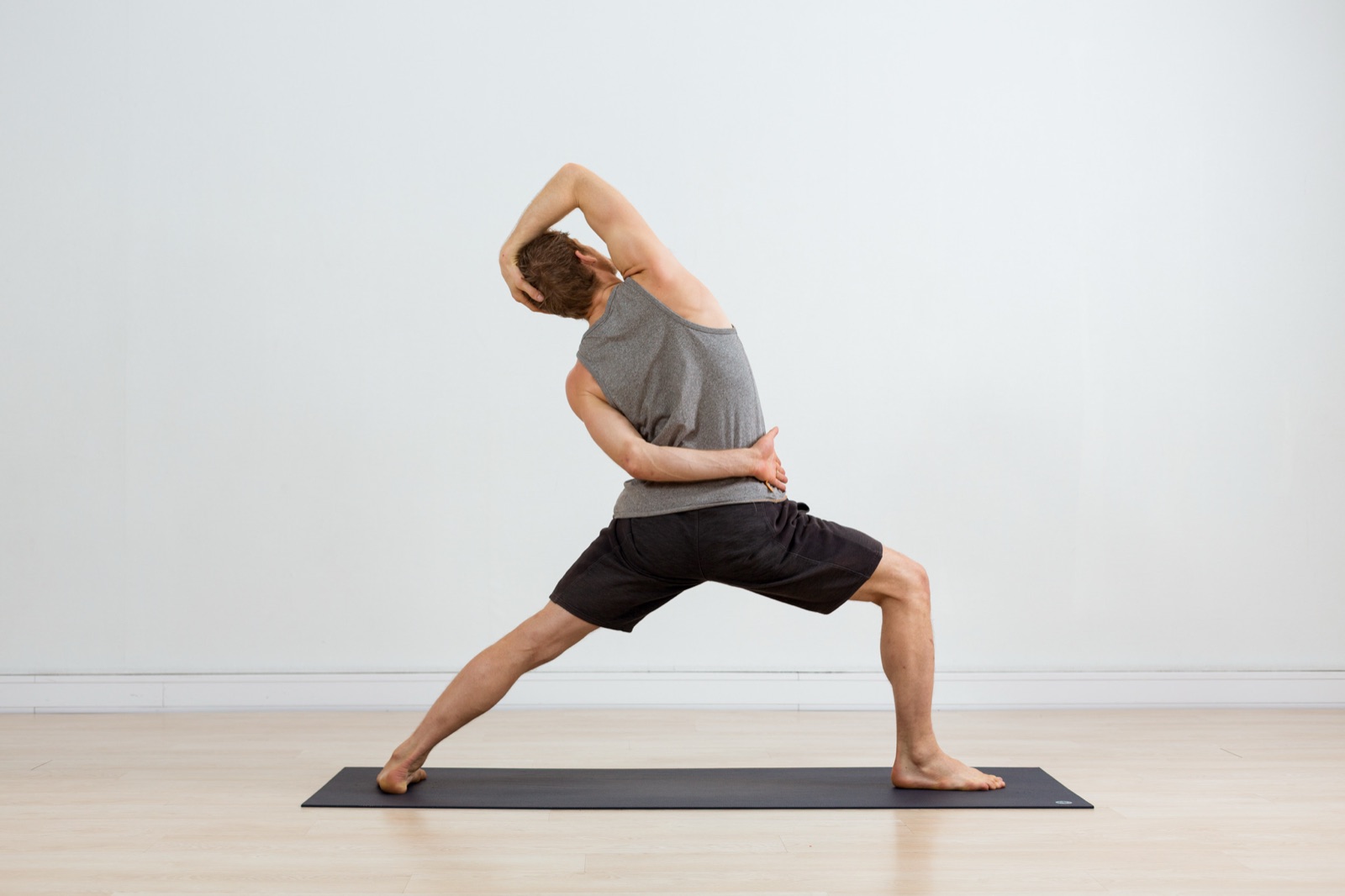 Barnestillingen er ikke bare hvile — det er aktiv lindring for korsryggen