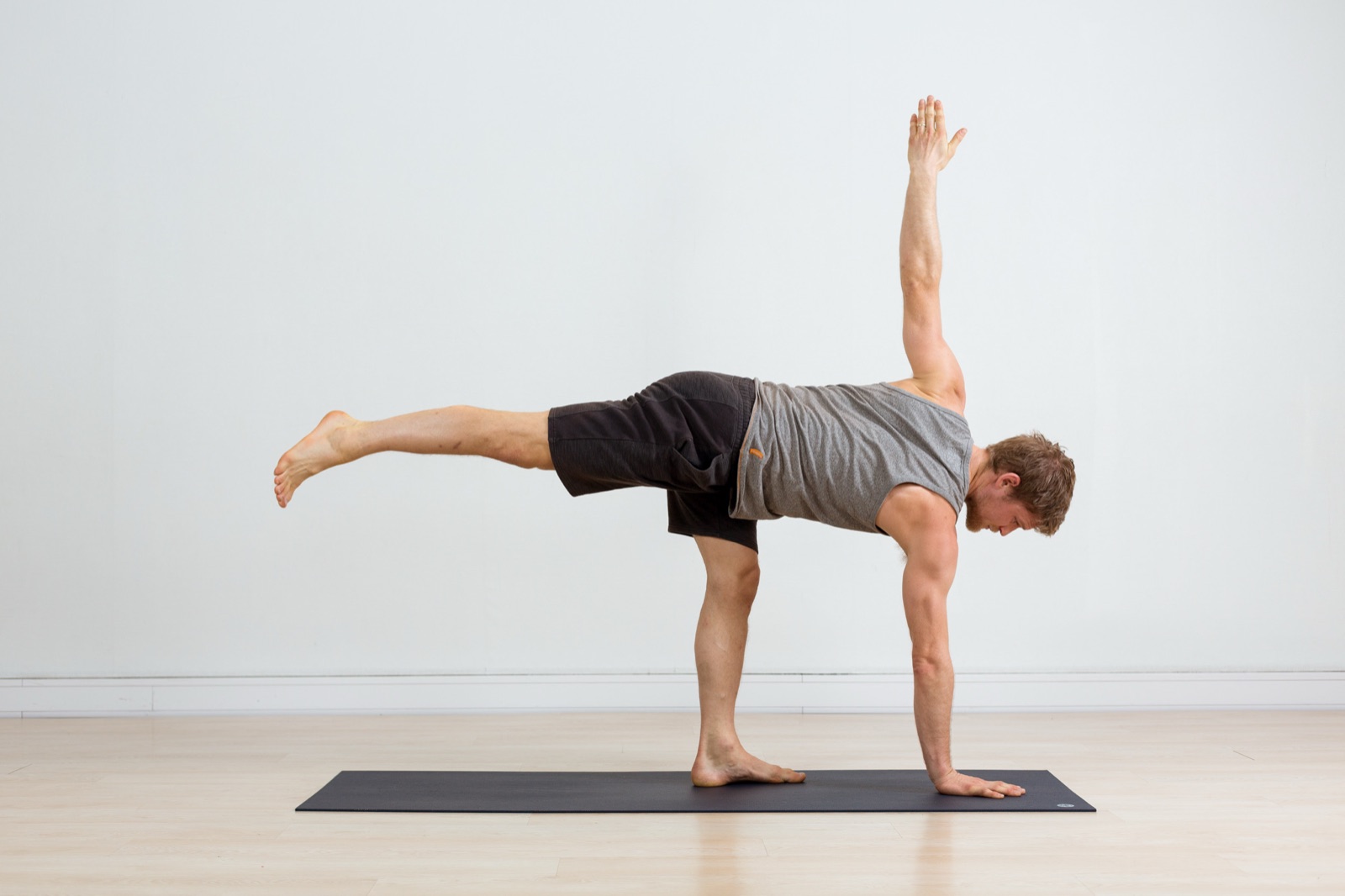 Skuldrene slipper ikke fordi du ikke lar dem — dette er øvelsen som endrer det